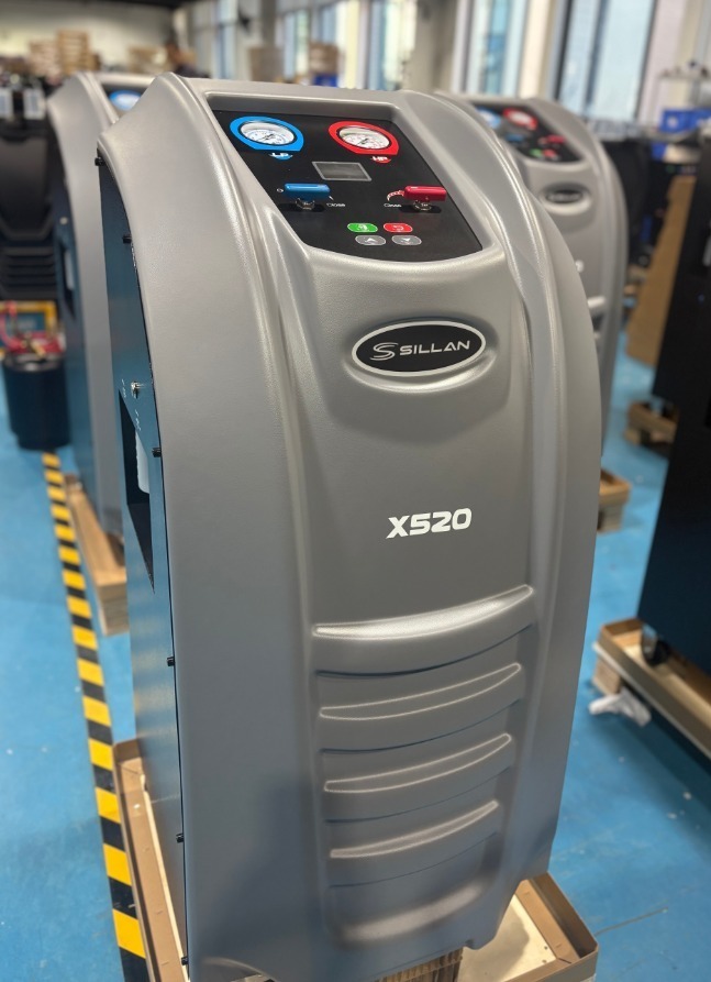 Установка для заправки автокондиционеров Sillan X520