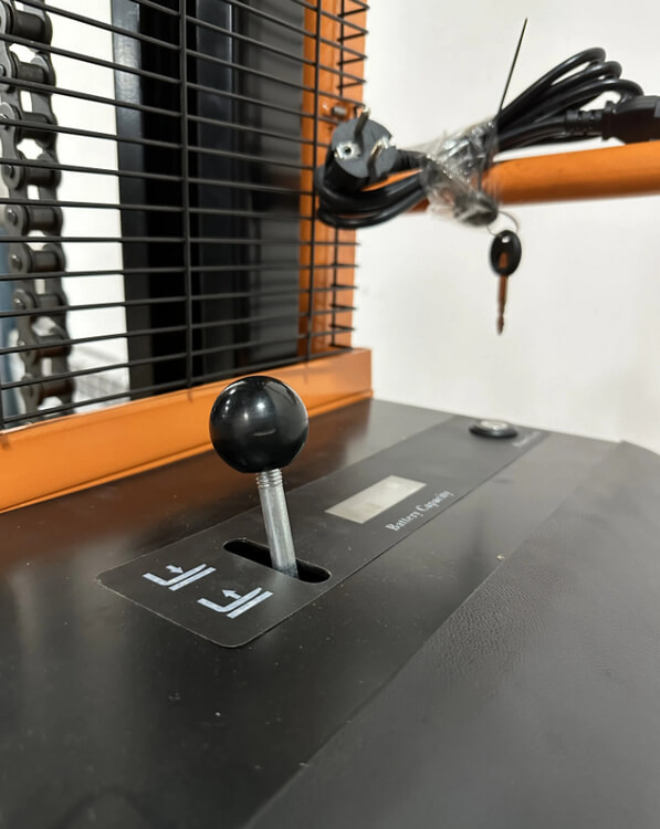 Штабелер гидравлический с электроподъемом РИО NM 1500кг-3500м КОМПЛЕКТ ручка управления