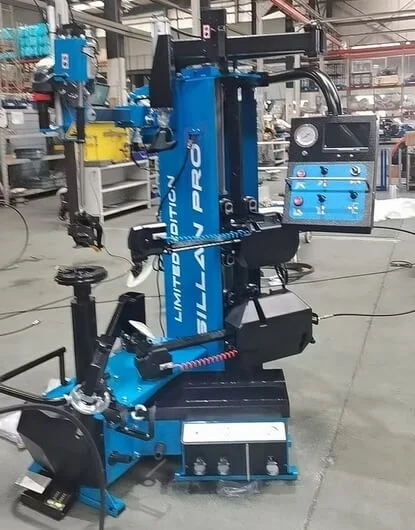 SILLAN PRO 8655 шиномонтажный станок до 30 дюймов в работе