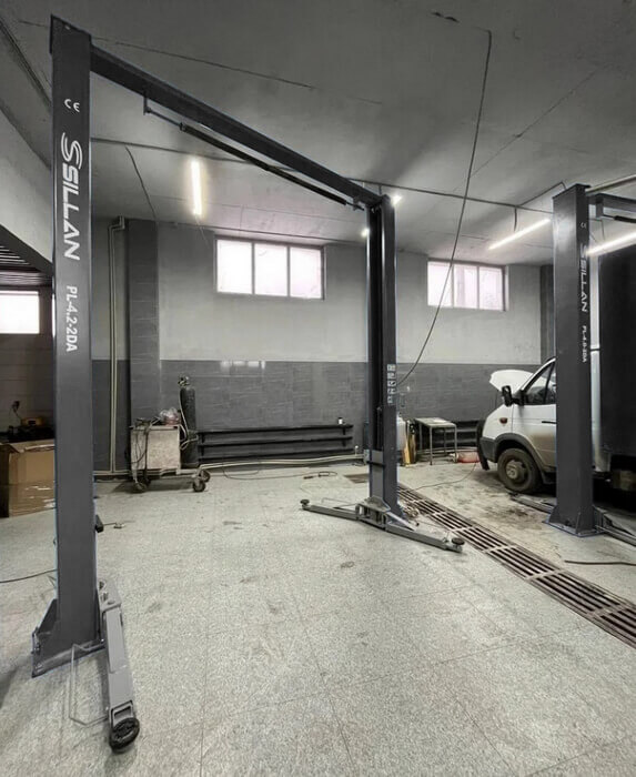 2-х постовой подъемник 4т. PL-4.2-2DA. 380V КОМПЛЕКТ установка