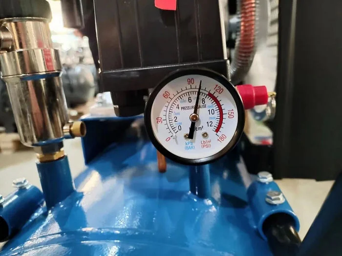 Компрессор воздушный 3065-100 380V-4.0HP манометр
