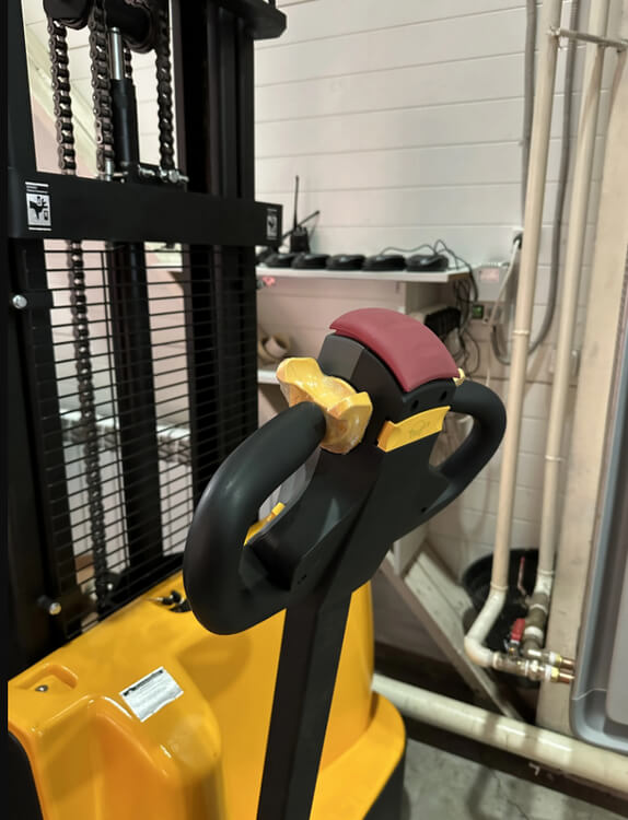 Штабелер электрический самоходный ТОРОНТО NM 1500к ручка