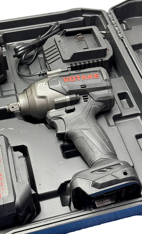 Пневмогайковерт ударный аккумуляторный Rotake RC-8803