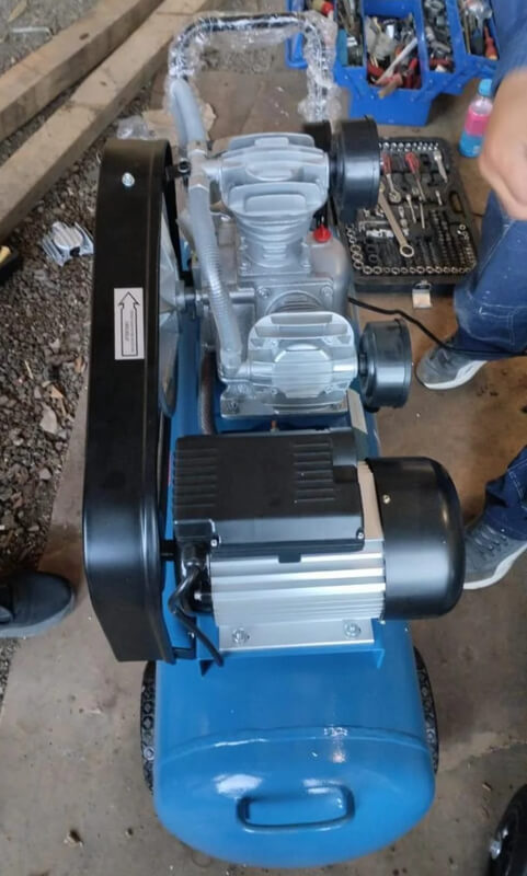 Компрессор воздушный 3065-100 220V-4.0HP. Уценка вид сверху