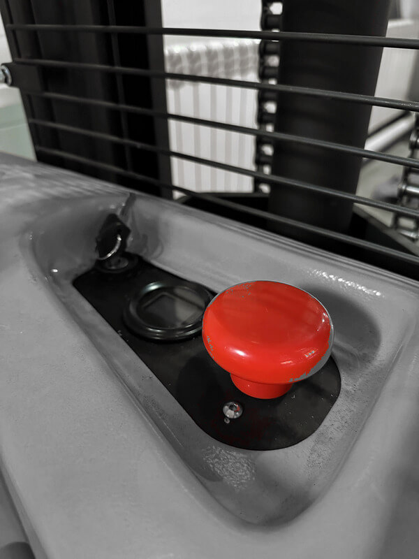 Штабелер электрический самоходный РИГА фото 5