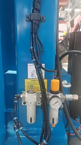 SILLAN PRO 8655 шиномонтажный станок сбоку