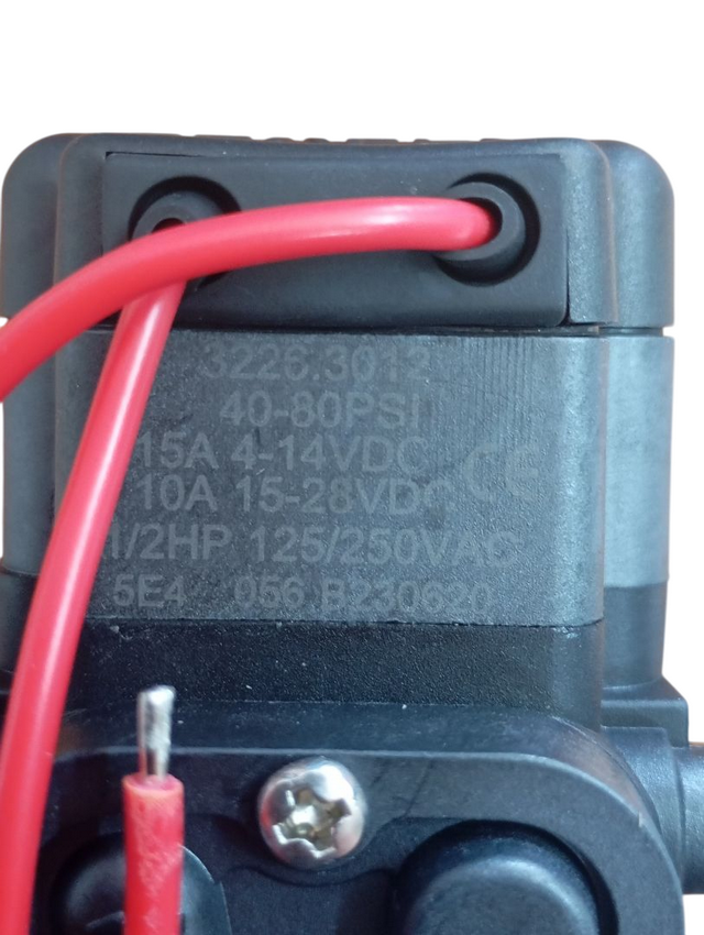 Насос - помпа водоподающая мембранная 12 Вольт 3,8л/м, на SL-037 Насос - помпа водоподающая мембранная 12 Вольт 3,8л/м, на SL-037